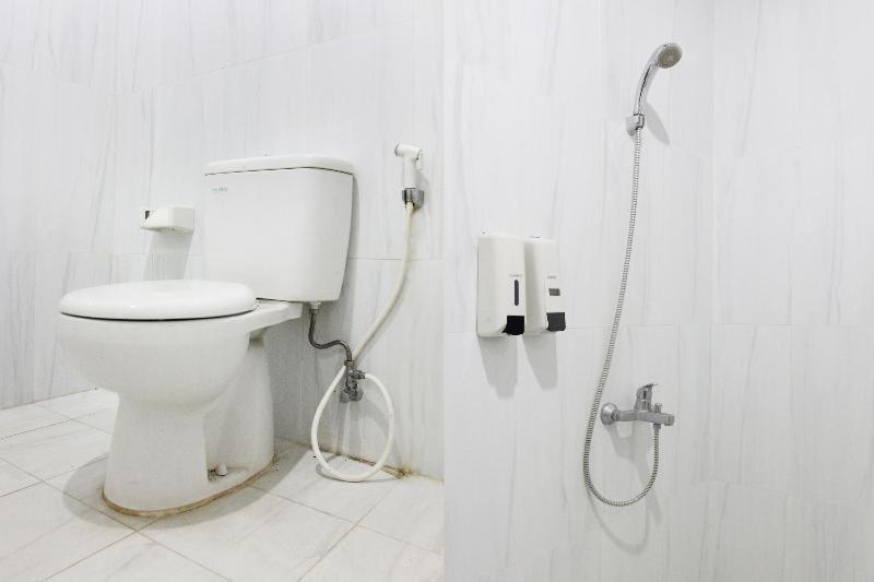Reddoorz Plus Near Kemang Raya Jakarta Pokoj fotografie