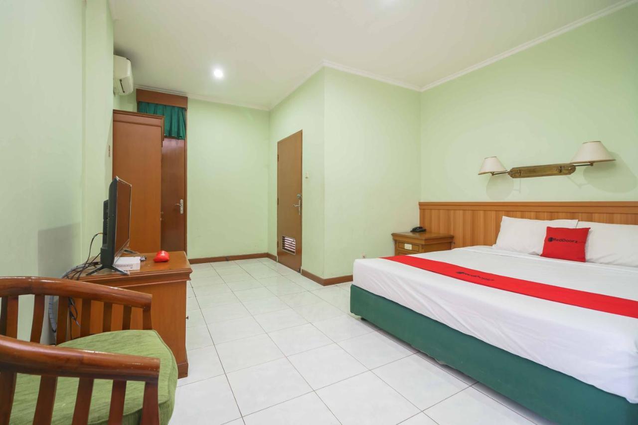 Reddoorz Plus Near Kemang Raya Jakarta Exteriér fotografie