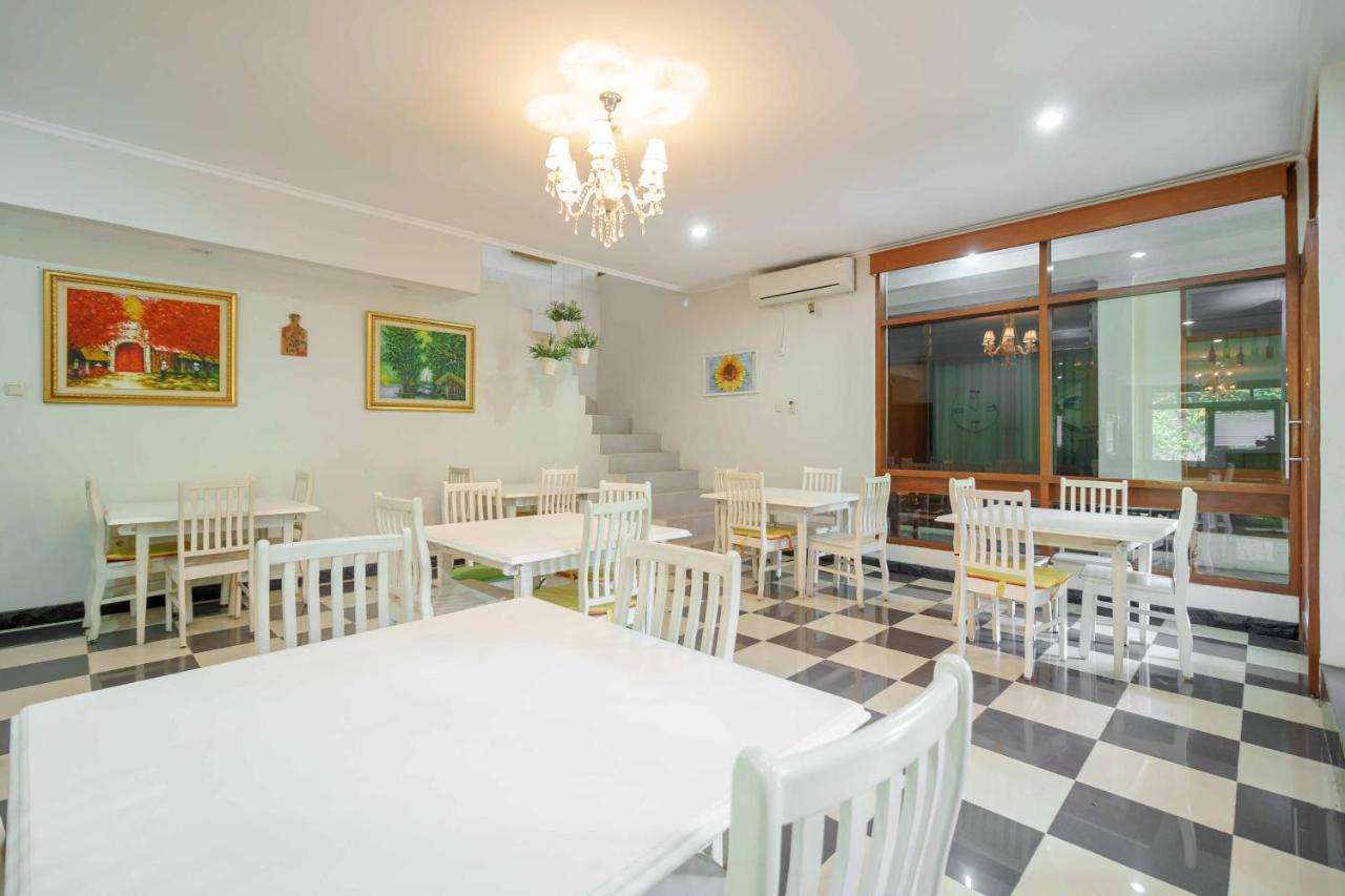Reddoorz Plus Near Kemang Raya Jakarta Exteriér fotografie
