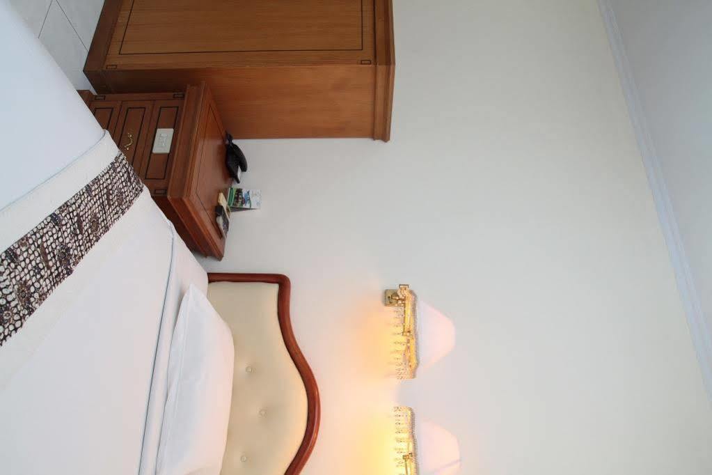 Reddoorz Plus Near Kemang Raya Jakarta Exteriér fotografie
