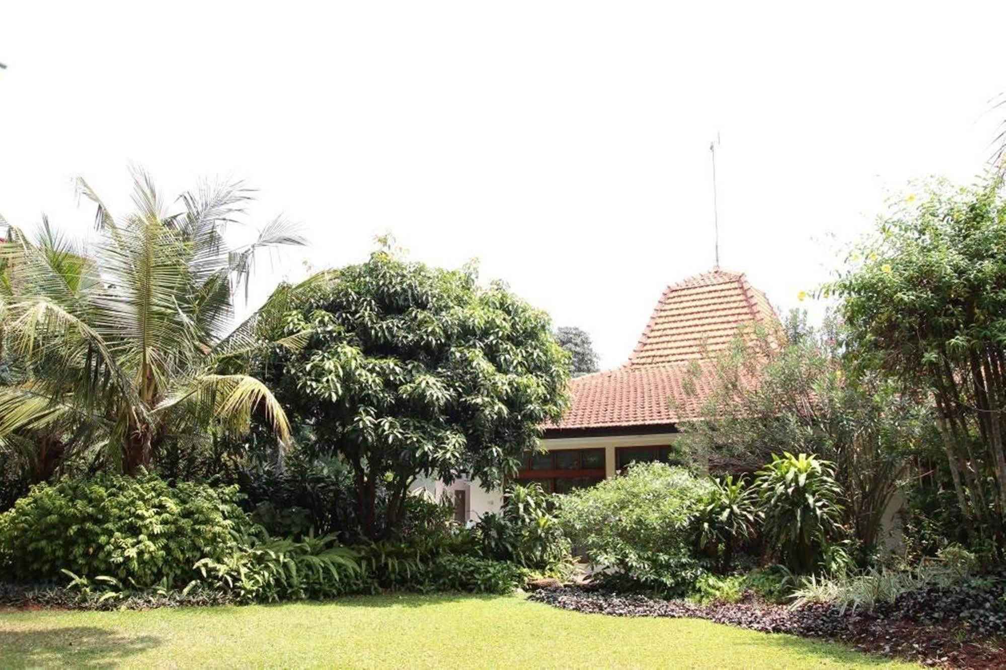Reddoorz Plus Near Kemang Raya Jakarta Exteriér fotografie
